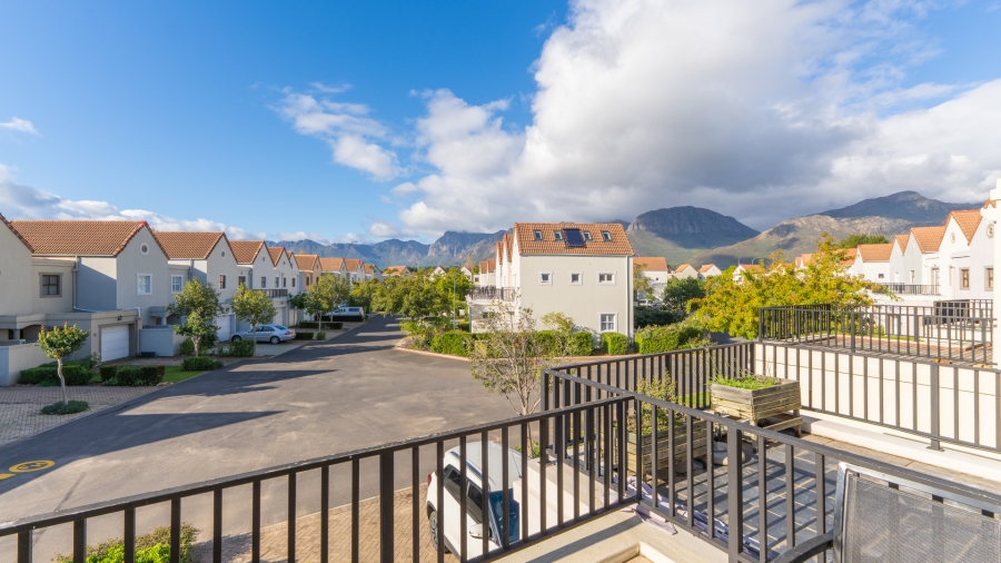 2 Bedroom Property for Sale in Boschenmeer Golf Country Estate Western Cape